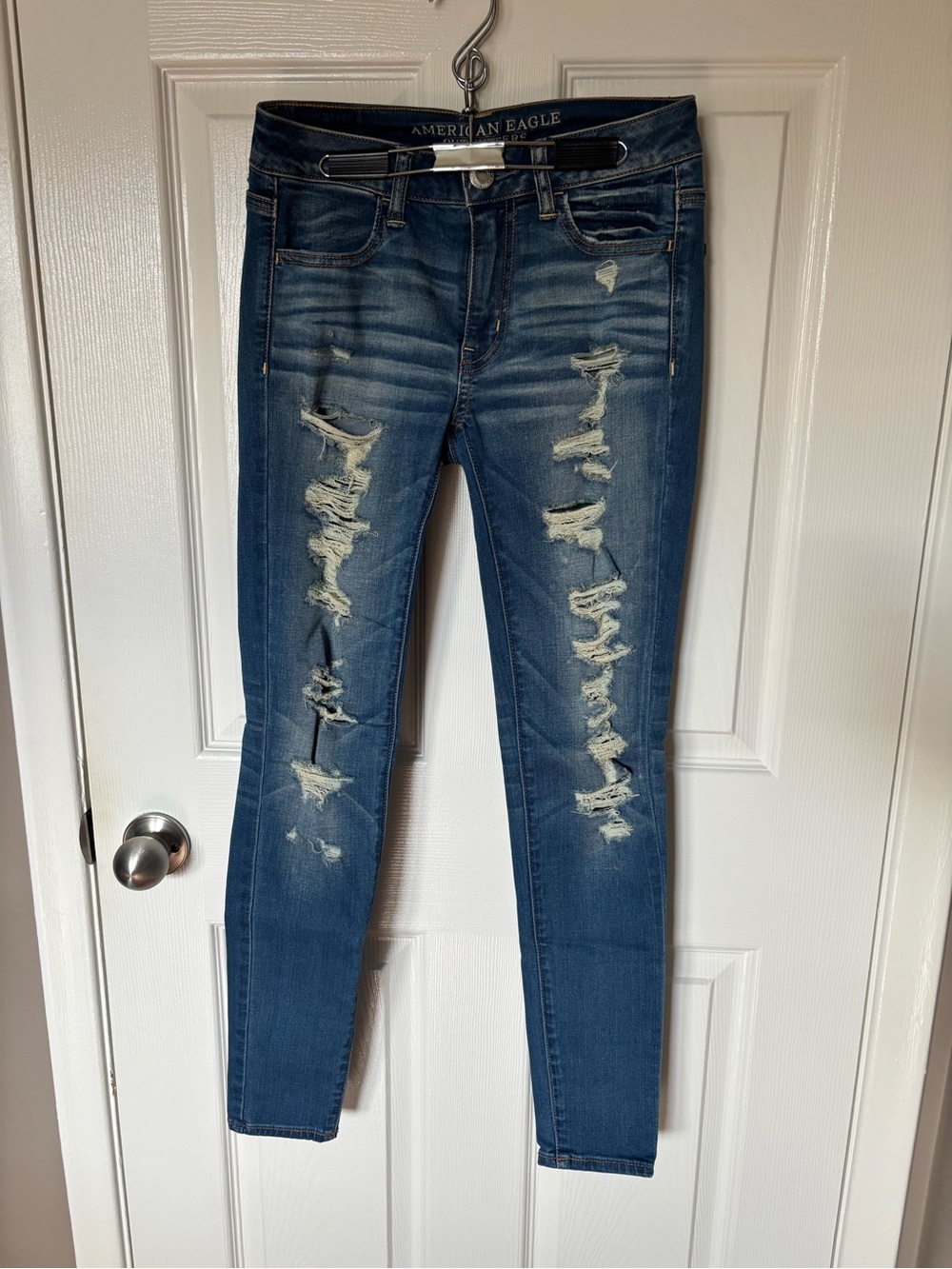 American Eagle Distressed Jegging